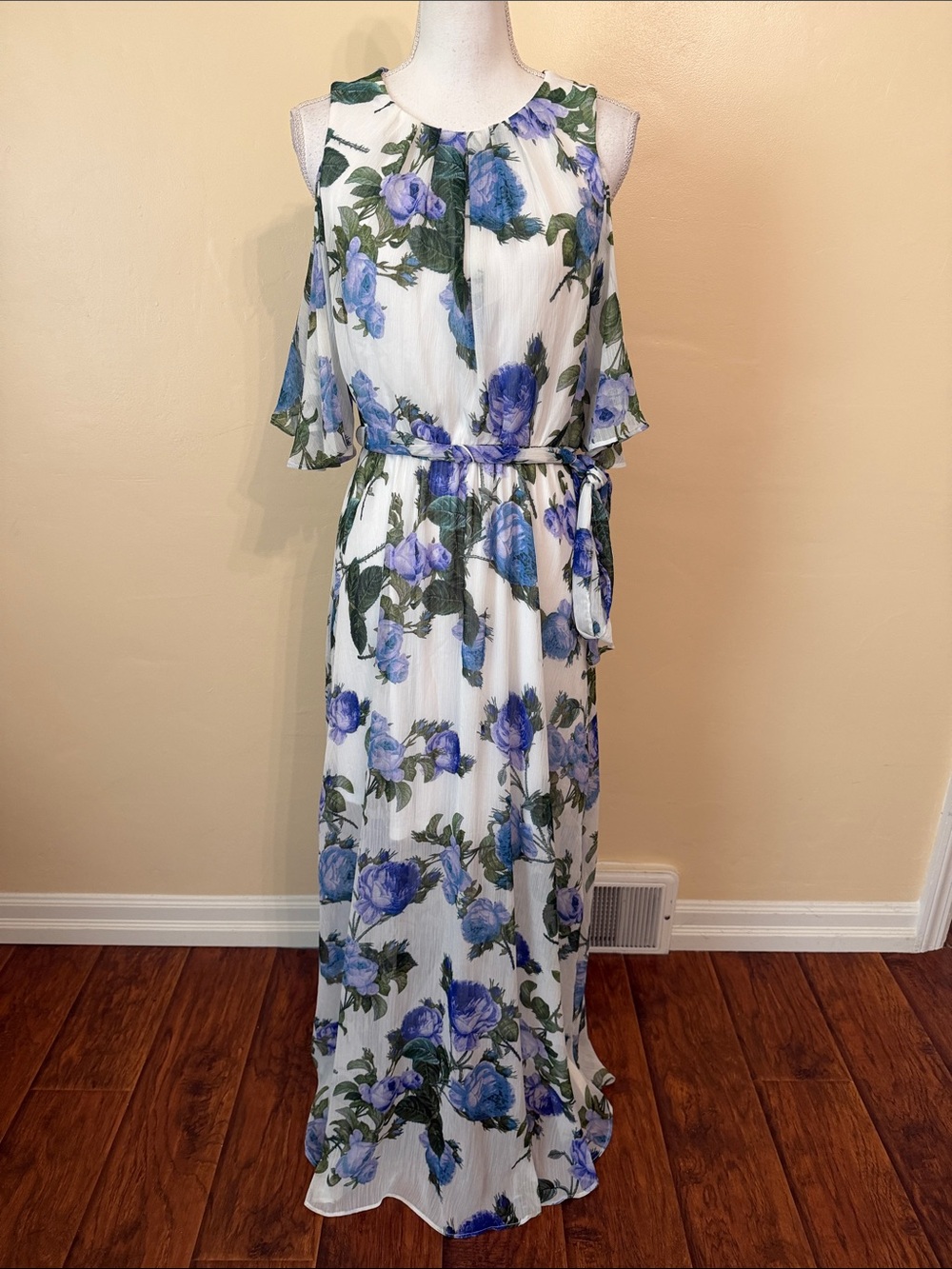 NWT CALVIN KLEIN Floral Maxi Dress